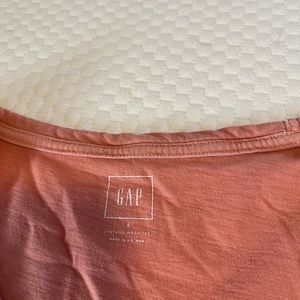 Gap short sleeve tshirt